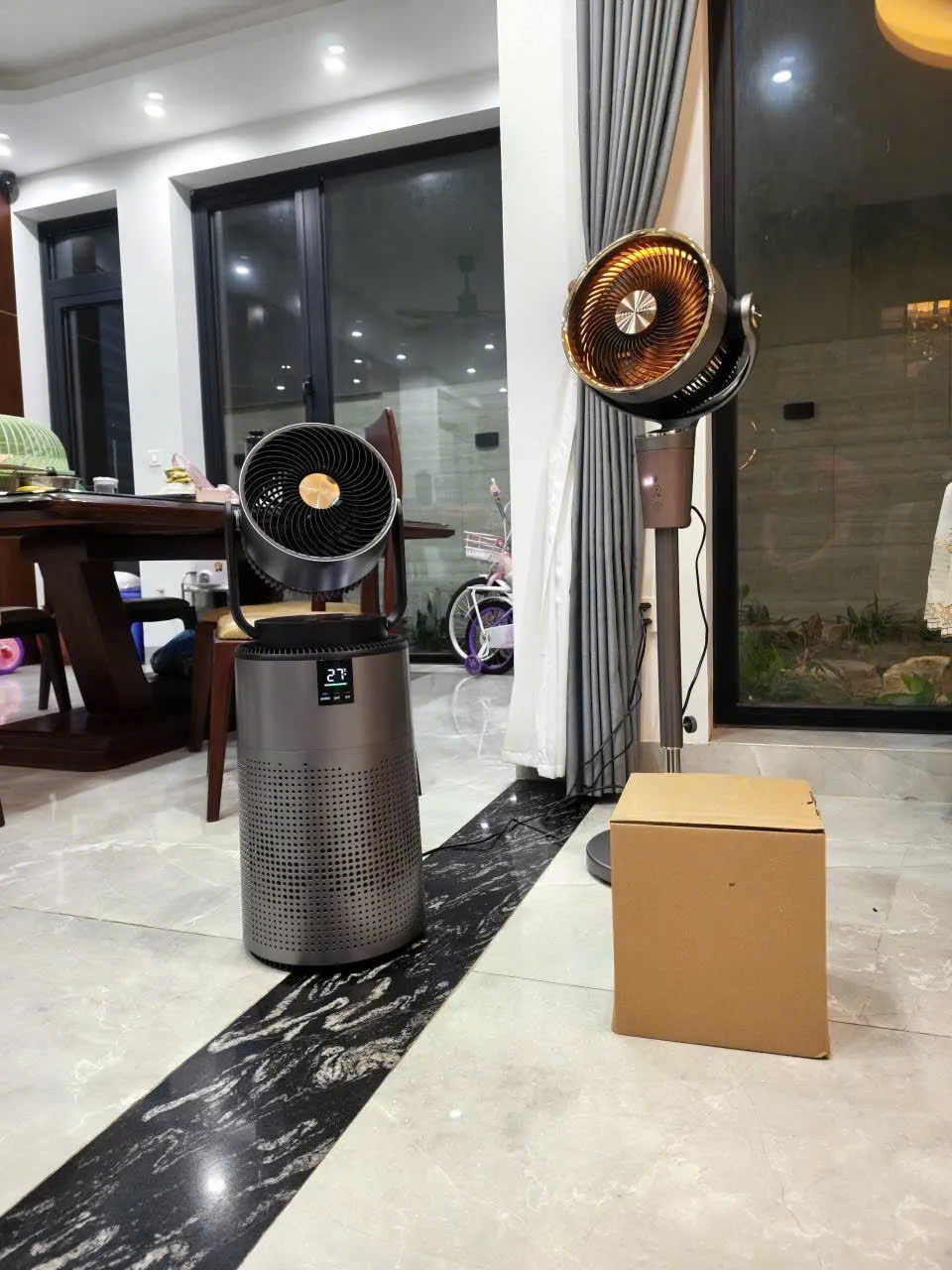 MILUXURY X6 Gen 2 màu graphite tại phòng khách của khách hàng